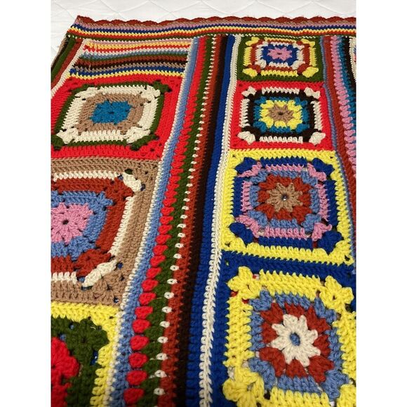 VTG Handmade Granny Square Crocheted Blanket-Approx 72x59 - Picture 6 of 9